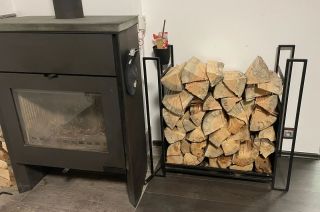 Dřevník dodám k zákazníkovi🏡 #drevnik #kovarnazlin #nadrevo